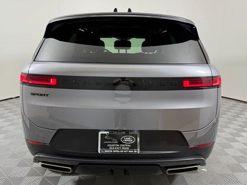 Used 2024 Land Rover Range Rover Sport SE AWD/4WD image 10