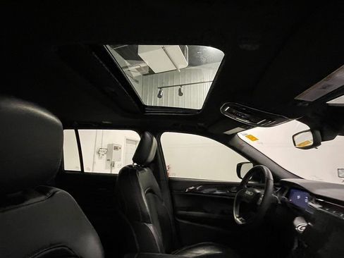 Used 2023 Jeep Grand Cherokee Altitude image 25