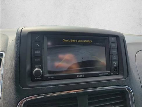 Used 2017 Dodge Grand Caravan GT FWD image 12