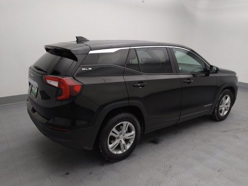 Used 2024 GMC Terrain SLE FWD image 10
