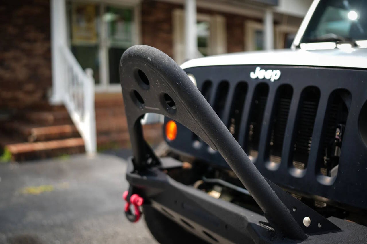 Used 2012 Jeep Wrangler Unlimited Rubicon w/ Dual Top Group AWD/4WD image 3
