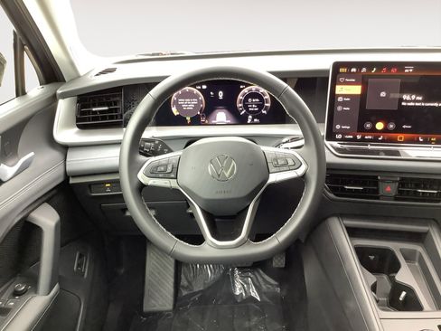 New 2026 Volkswagen Tiguan SE image 15