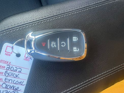 Used 2022 Buick Encore GX Preferred w/ Cold Weather Comfort Package image 17