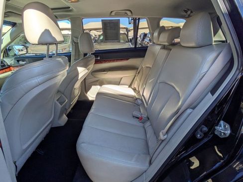 Used 2010 Subaru Outback 2.5i Limited image 12