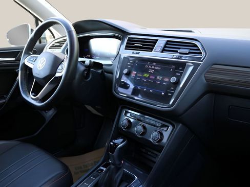 Used 2024 Volkswagen Tiguan Wolfsburg Edition image 20