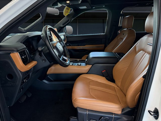 Used 2024 Ford Expedition Max Platinum AWD/4WD image 9