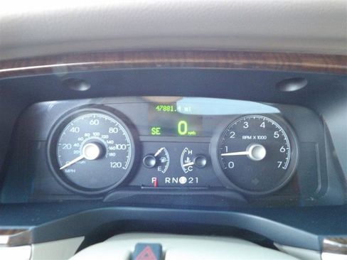 Used 2007 Lincoln Town Car Designer Series image 35