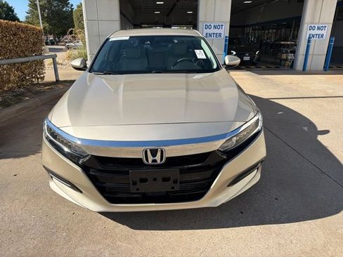 Used 2018 Honda Accord LX image 6