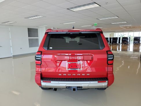 Used 2025 Toyota 4Runner Limited AWD/4WD image 7