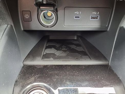 New 2025 Nissan Versa SR w/ Trunk Package FWD image 10
