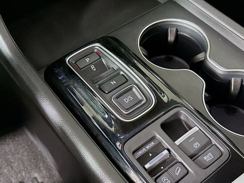 Certified 2024 Honda Pilot LX image 19