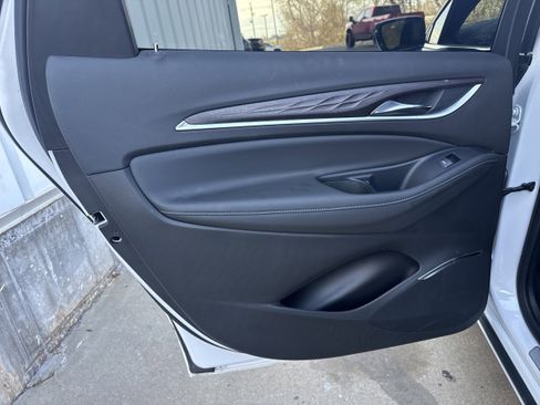 Used 2023 Buick Enclave Avenir w/ Avenir Technology Package image 14