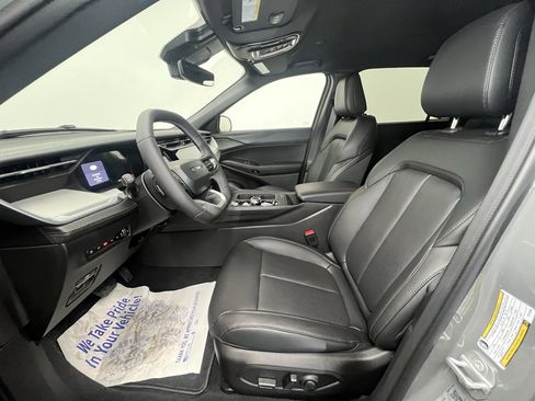 New 2026 Jeep Cherokee Laredo image 4