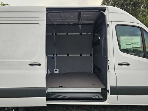 Used 2024 Mercedes-Benz Sprinter 3500 image 12