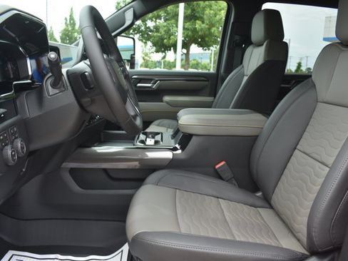 New 2026 Chevrolet Silverado 2500 ZR2 w/ LPO, Dark Essentials Package AWD/4WD image 20