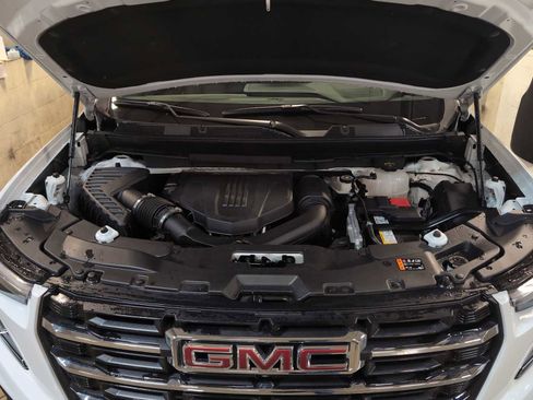Used 2025 GMC Acadia Elevation image 31