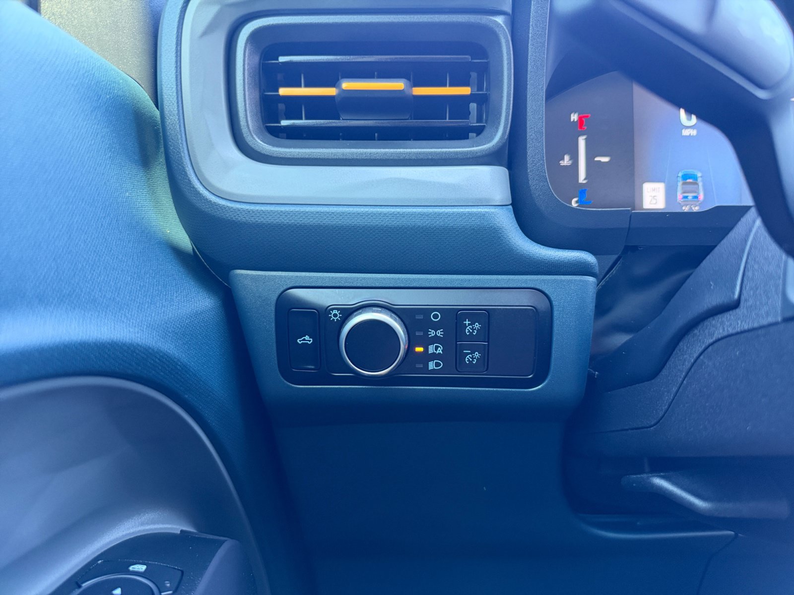 Used 2025 Ford Maverick Tremor AWD/4WD image 22