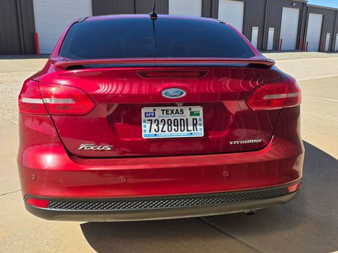 Used 2017 Ford Focus Titanium image 5