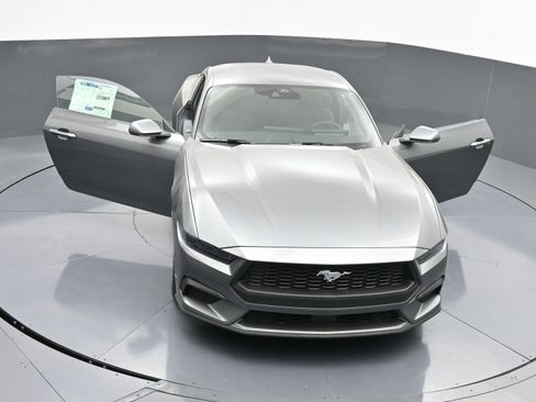 Used 2025 Ford Mustang Coupe image 28