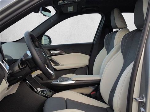 New 2026 BMW X1 xDrive28i w/ Technology Package AWD/4WD image 4
