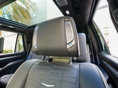 Used 2025 Cadillac Escalade Sport Platinum w/ LPO, ONYX Package image 56