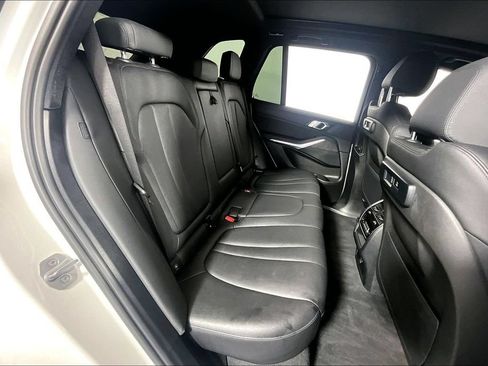 Used 2022 BMW X5 xDrive40i w/ Premium Package AWD/4WD image 27