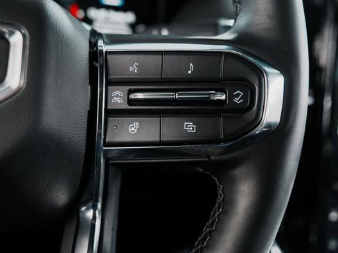 Used 2025 GMC Yukon XL Denali image 24