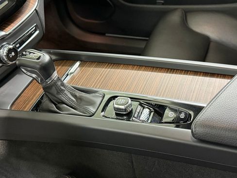 Used 2020 Volvo XC60 T6 Inscription w/ Protection Package Premier image 19