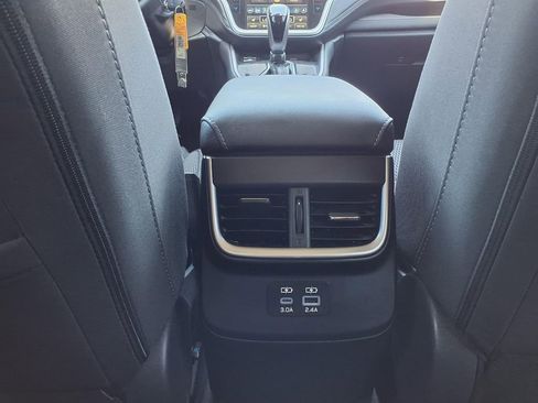 Used 2025 Subaru Outback Premium AWD/4WD image 24