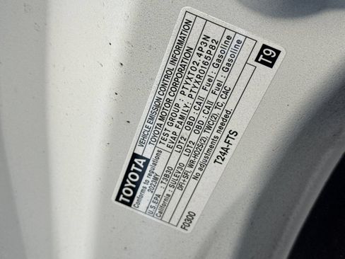 Used 2023 Toyota Highlander XLE FWD image 42