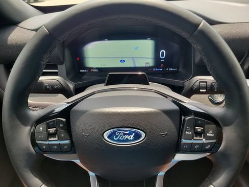 Used 2026 Ford Explorer Platinum RWD image 33