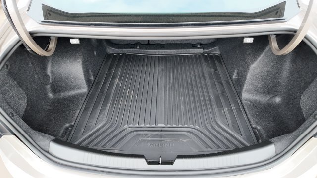 Used 2025 Chevrolet Malibu RS FWD image 13