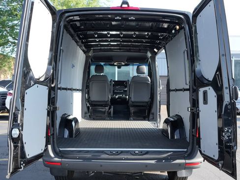Used 2026 Mercedes-Benz Sprinter 2500 image 5