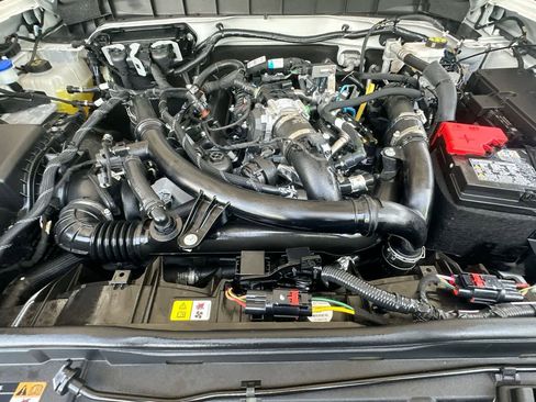 Used 2025 Ford Bronco Badlands AWD/4WD image 12
