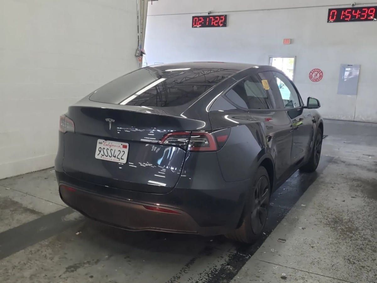 Used 2025 Tesla Model Y Long Range RWD image 6