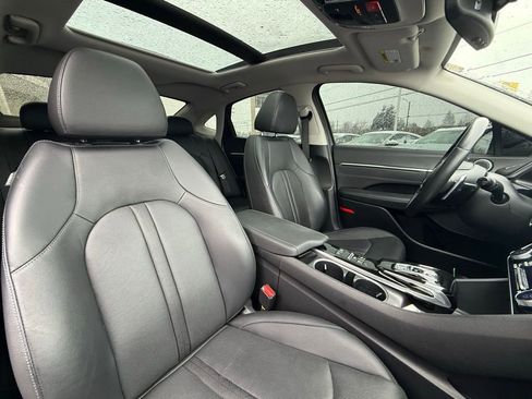 Certified 2022 Hyundai Sonata Limited w/ Winter Weather Package image 18