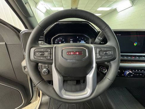 New 2026 GMC Sierra 1500 SLE w/ Preferred Package AWD/4WD image 32