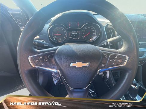 Used 2019 Chevrolet Cruze LT image 16