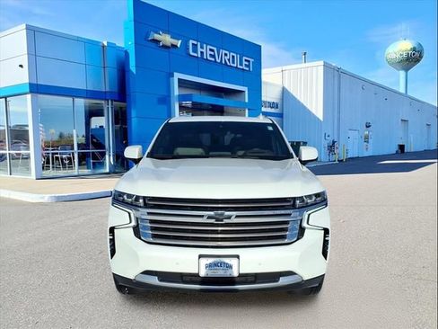 Used 2024 Chevrolet Suburban High Country image 9