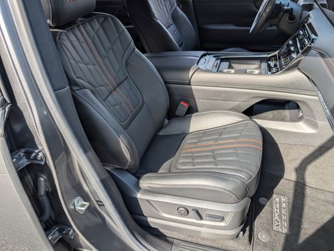 Used 2025 Nissan Armada PRO-4X w/ Pro-4X Premium Package image 21