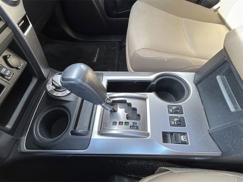 Used 2018 Toyota 4Runner SR5 Premium image 24