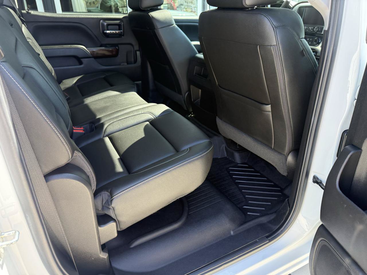 Used 2018 GMC Sierra 1500 SLT AWD/4WD image 18