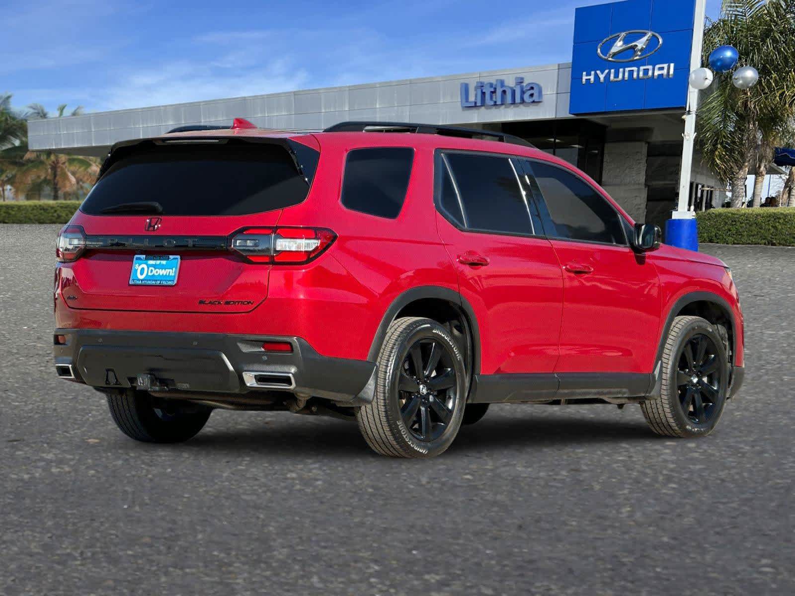 Used 2025 Honda Pilot Black Edition image 3