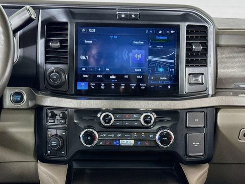 Used 2025 Ford F350 Platinum w/ Platinum Plus Package AWD/4WD image 14