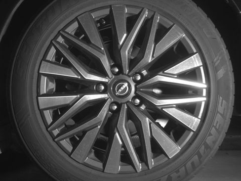 Used 2025 Nissan Altima 2.5 SV FWD image 14