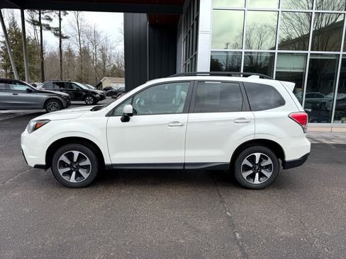 Used 2018 Subaru Forester 2.5i Premium w/ All-Weather Package image 2