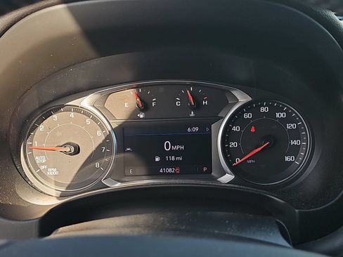 Used 2022 GMC Terrain SLT FWD image 17
