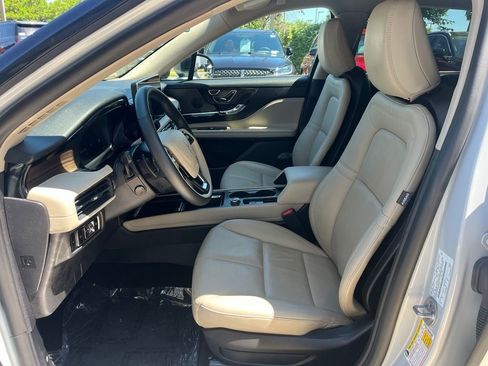 Certified 2025 Lincoln Corsair Reserve FWD image 25