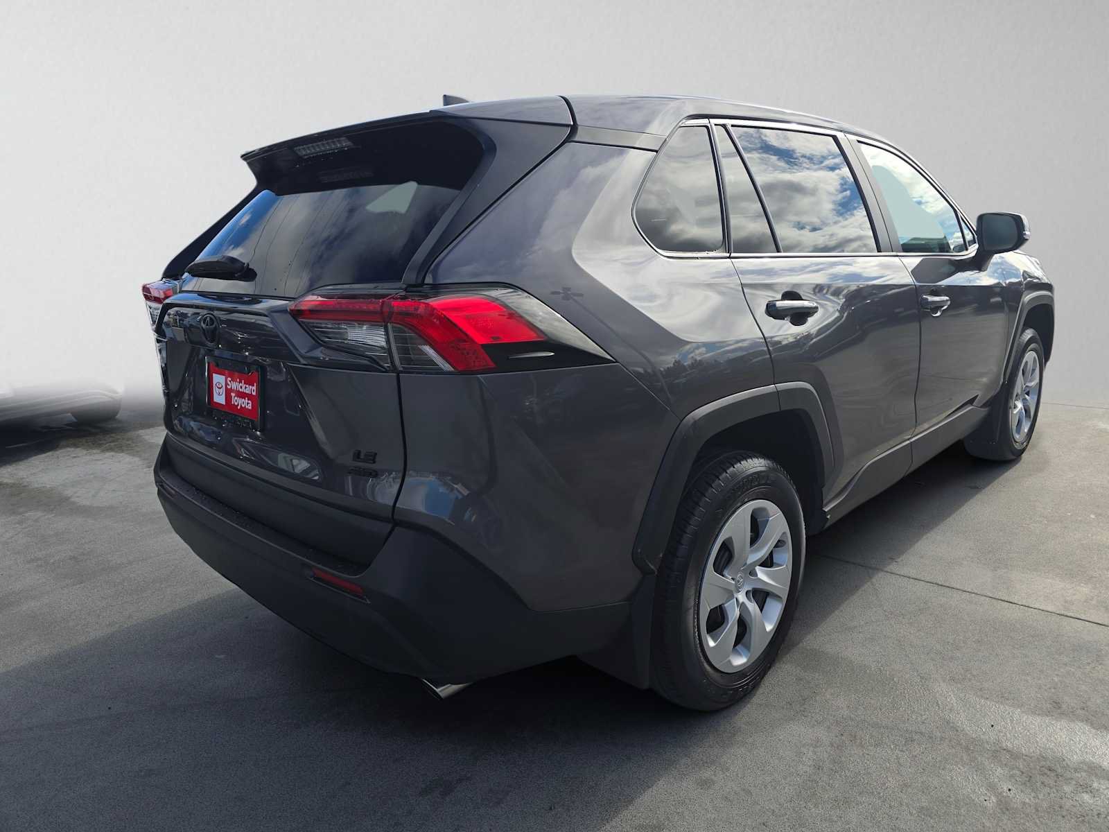 Used 2024 Toyota RAV4 LE AWD/4WD image 3