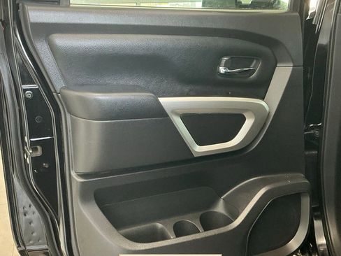 Used 2021 Nissan Titan SV w/ SV Convenience Package AWD/4WD image 13
